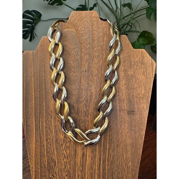 n/a Jewelry - Vintage Bicolor Silver/Gold Tone Chain Link necklace.